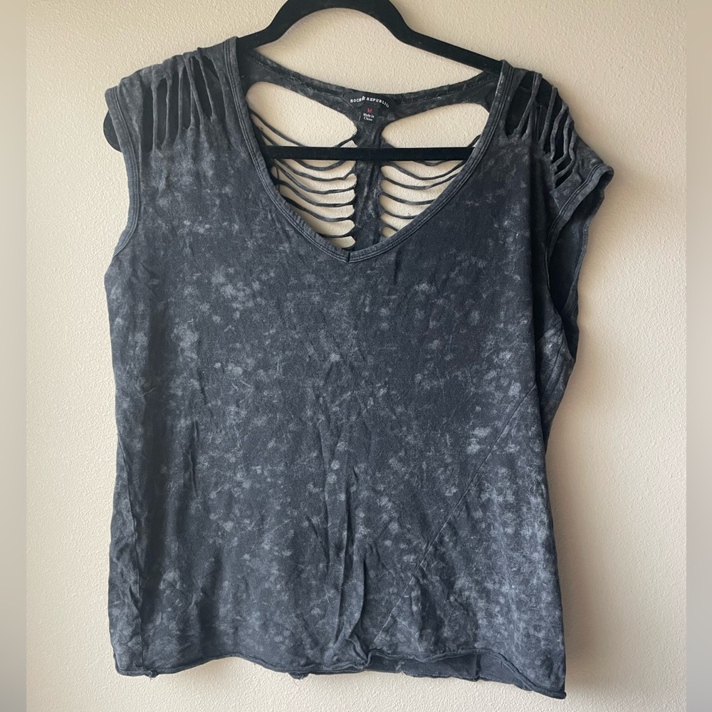 Rock & Republic size medium shirt